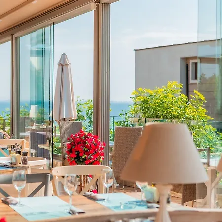 Ξενοδοχείο St. Panteleimon 3*