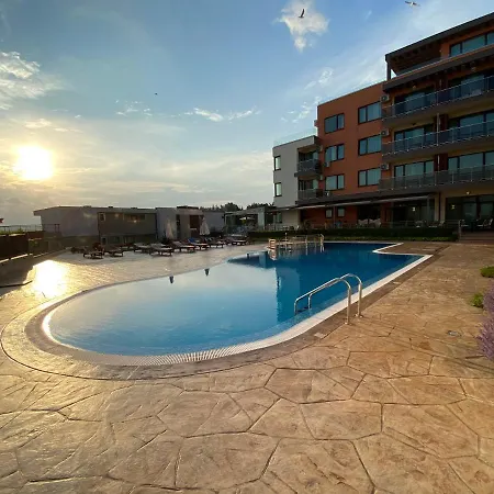 свети пантелеймон бийч Хотел